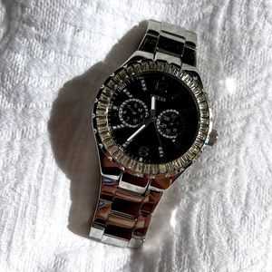 Sparkly GUESS Wrist Watch